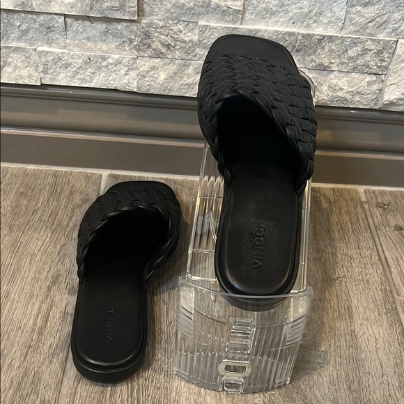 Vince Black Rumi Slide Sandals size 8M/38 - Picture 5 of 11